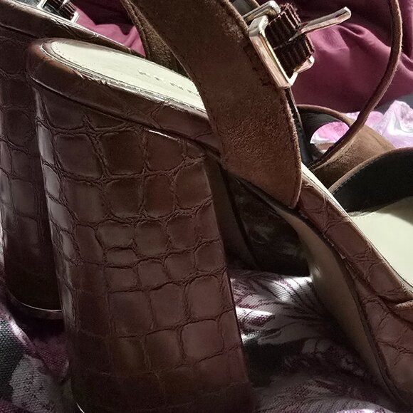 Kenneth Cole heels - Picture 2 of 4